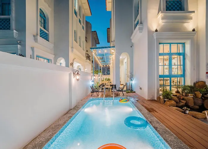 Sun - Pool, Walk To Beach, Upto 20 Pp *