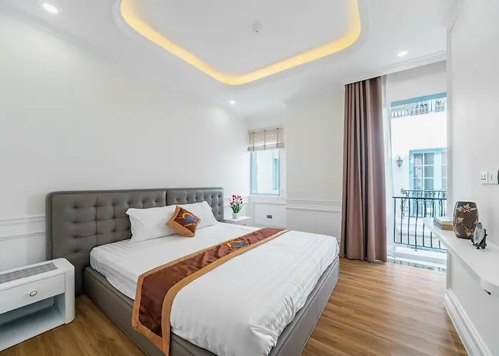 Sun - Pool, Walk To Beach, Upto 20 Pp