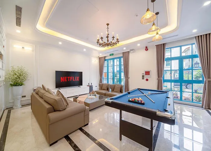 Sun - Pool, Walk To Beach, Upto 20 Pp Villa