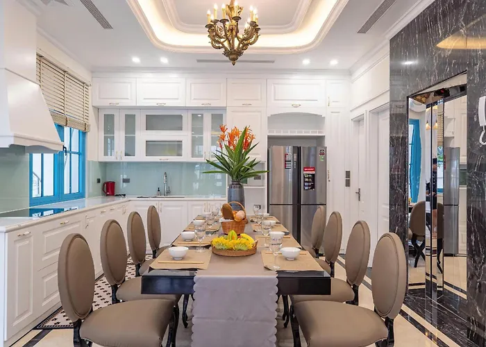 Sun - Pool, Walk To Beach, Upto 20 Pp Villa