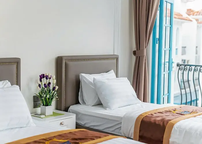 Villa Sun - Pool, Walk To Beach, Upto 20 Pp *